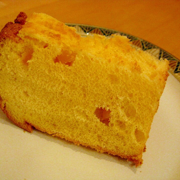 ドライマンゴー入り!杏仁シフォンケーキ♪